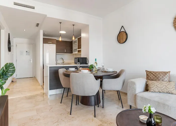 Small Oasis Sea View Манилва